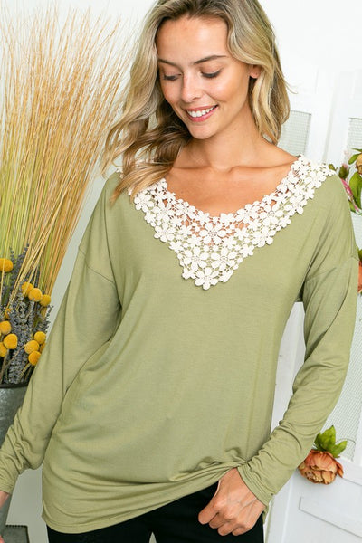 SOLID FLORAL CROCHET PATCH TOP