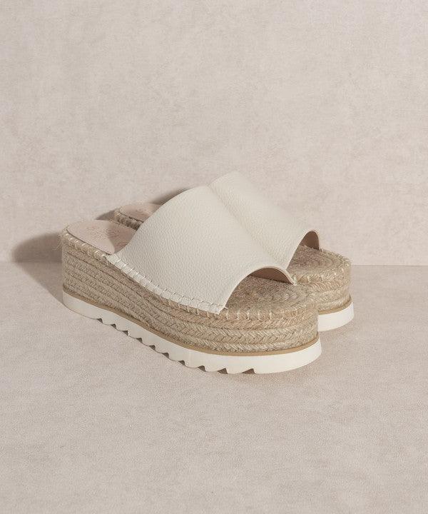 Flattering Platform Slide: The Perfect Shoe for Style and Comfort - Crazy Like a Daisy Boutique