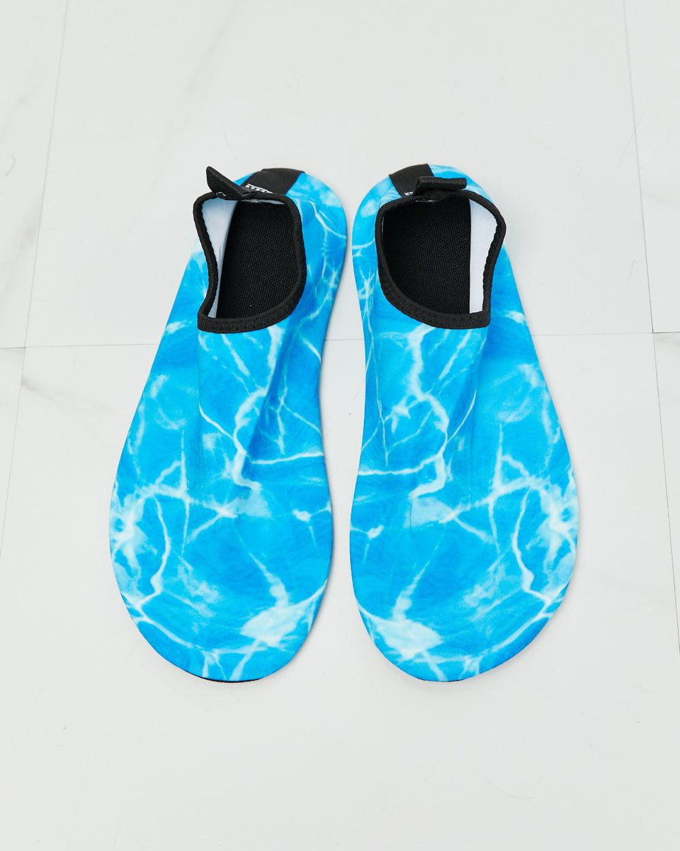 MMshoes On The Shore Water Shoes in Sky Blue - Crazy Like a Daisy Boutique